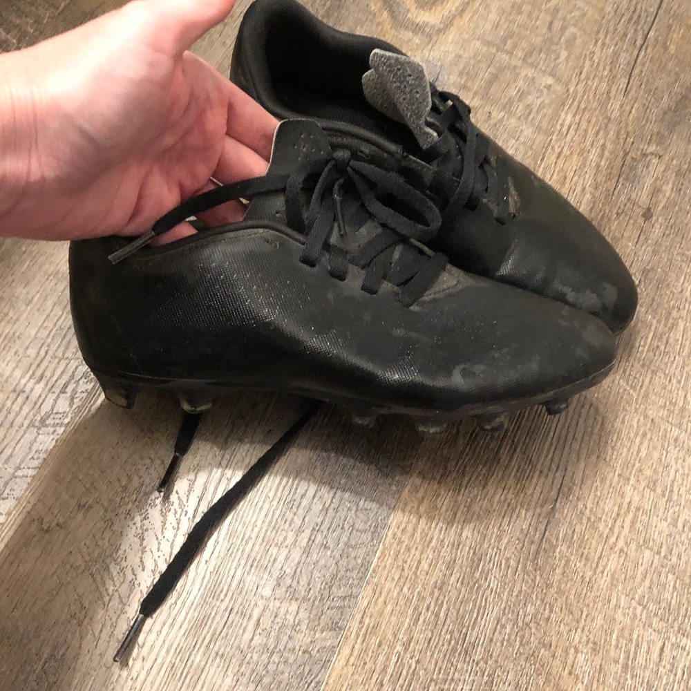Girls ADIDAS Soccer Cleats - size 3
